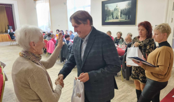 Október - mesiac úcty k starším 2023