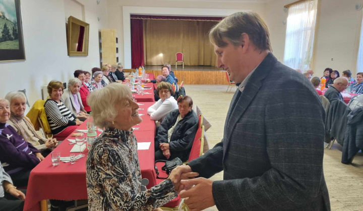 Október - mesiac úcty k starším 2023