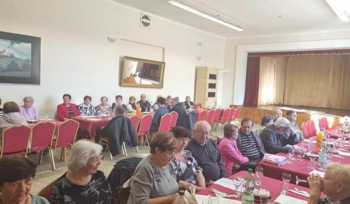 Október - mesiac úcty k starším 2023