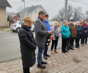 Aktuality / Oslobodenie obce - akt kladenia venca - foto