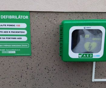 Aktuality / Automatizovaný externý defibrilátor (AED) - foto