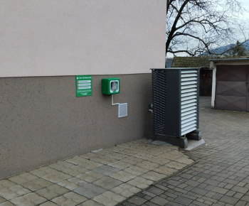 Aktuality / Automatizovaný externý defibrilátor (AED) - foto