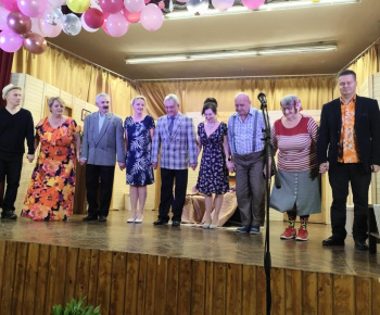 Aktuality / Skvelý divadelný večer v Krásnohorskom Podhradí - foto