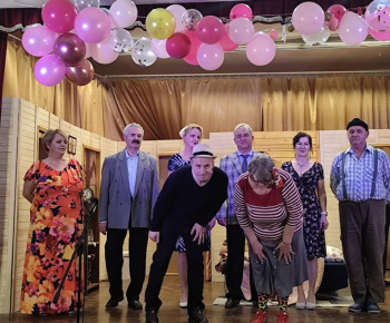 Aktuality / Skvelý divadelný večer v Krásnohorskom Podhradí - foto