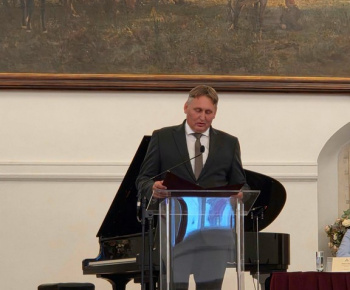 Aktuality / Delegácia našej obce na medzinárodnej konferencii o grófovi Júliusovi Andrássym ml. - foto